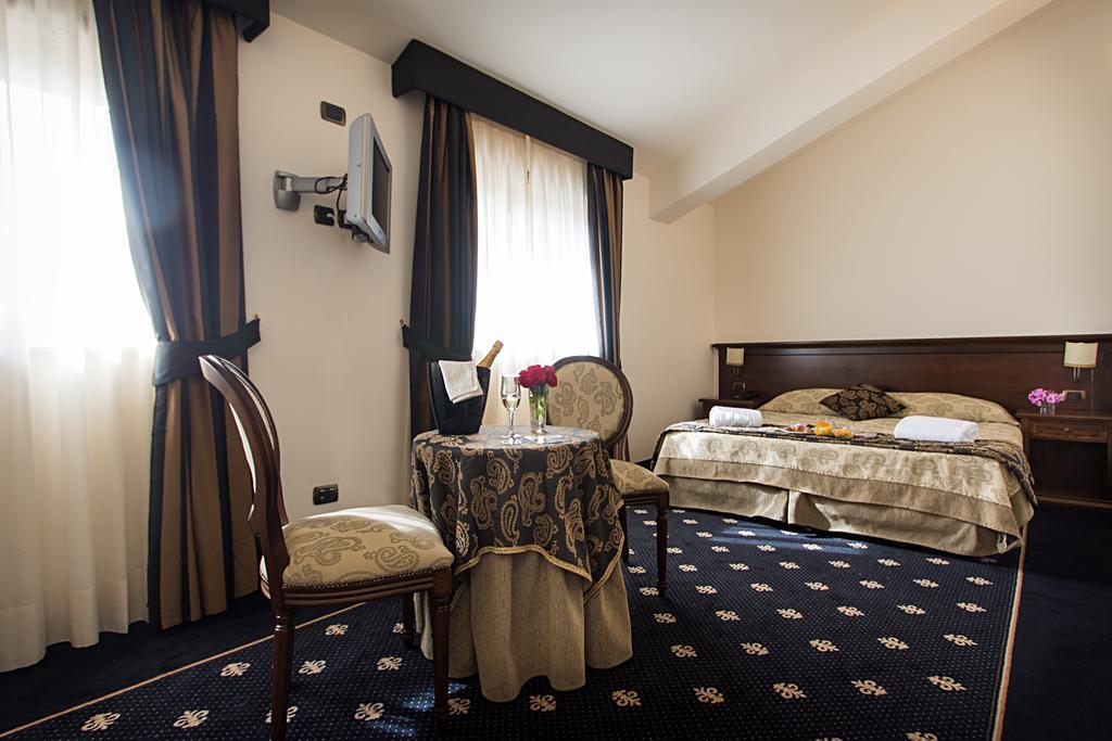 Antica Stazione Hotel เคียรามอนเตกุลฟิ ห้อง รูปภาพ